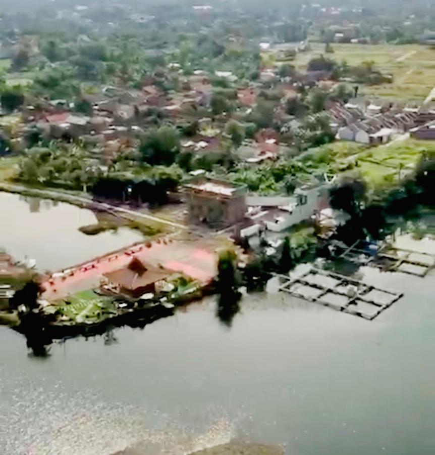 Resort & Resto Talaga Sundayana Subang Exterior photo