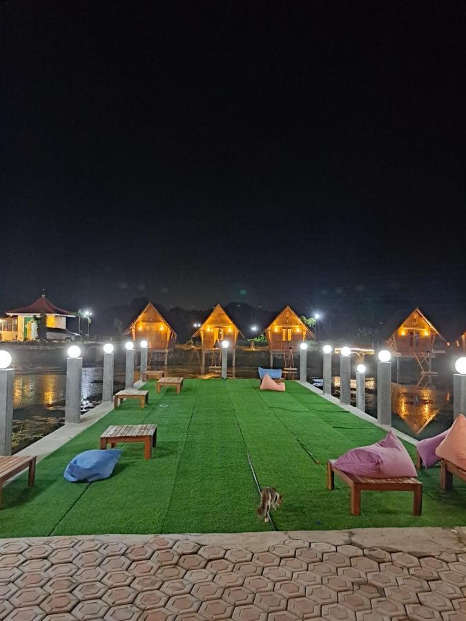 Resort & Resto Talaga Sundayana Subang Exterior photo