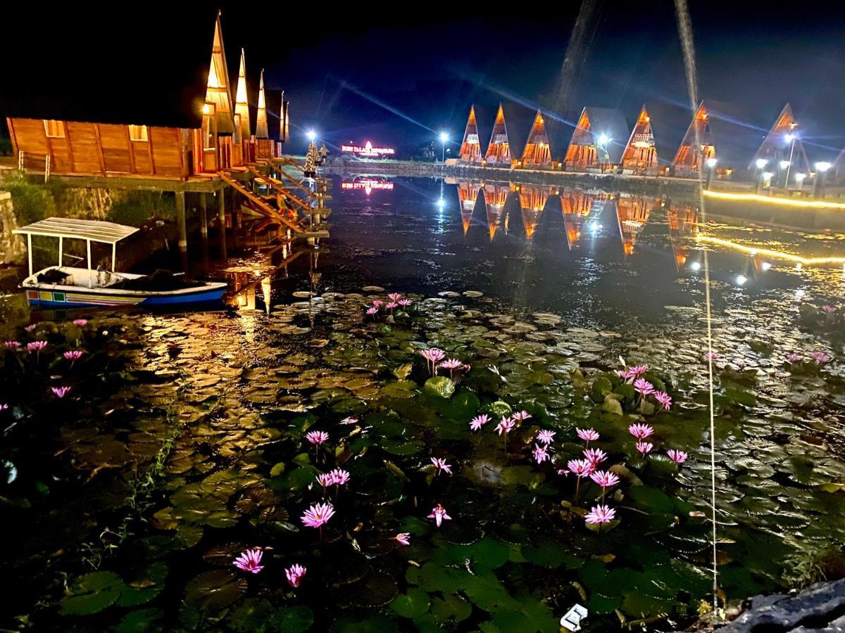 Resort & Resto Talaga Sundayana Subang Exterior photo