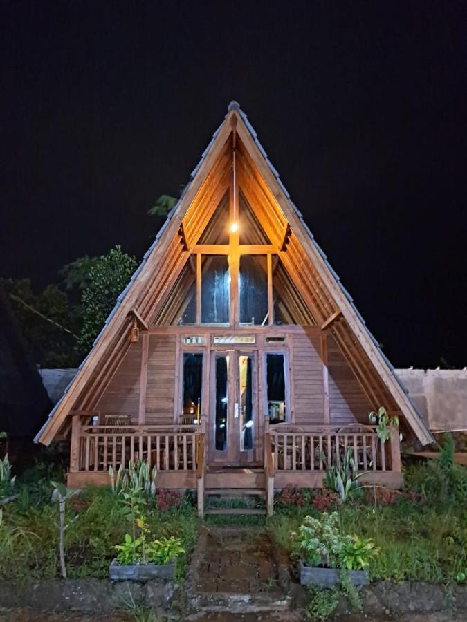 Resort & Resto Talaga Sundayana Subang Exterior photo